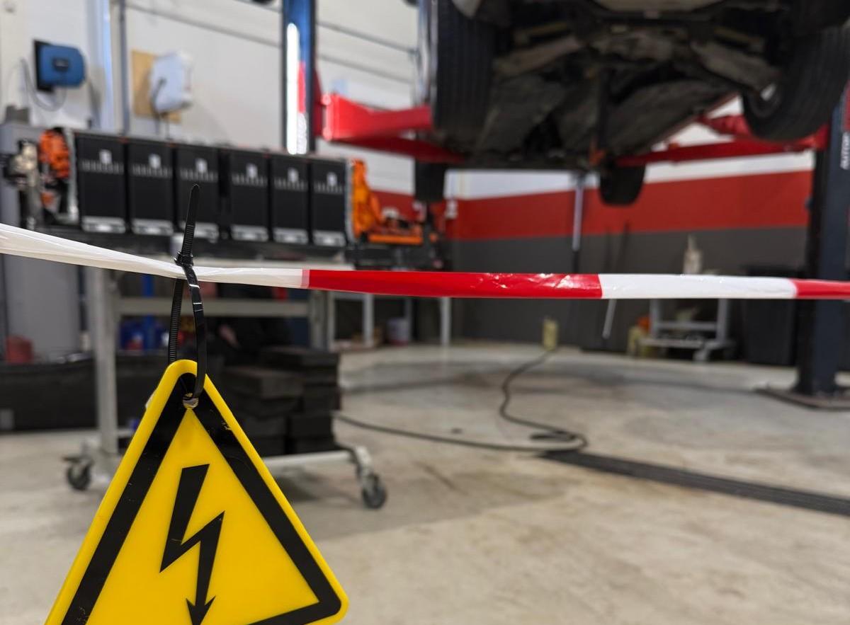 Sähkö- ja hybridiautojen korkeajännitekorjaukset
